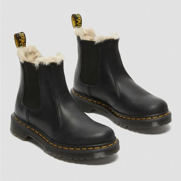 NWT Dr. Martens 2976 Faux Fur Lined Leather Chelsea in Black Burnished Wyoming - Picture 5 of 15